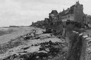 Vraget af John Alfred Weeses Thunderbolt P-47 nær Saint Aubin-sur-Mer og WN27